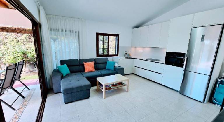 Rental apartment with yard, terrace & private pool — photo 5