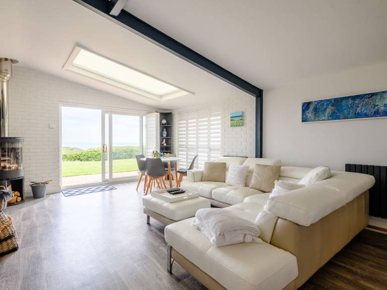 Family-oriented pleasant cottage with barbeque & garden | River view | Next to the beach | Dogs allowed — photo 5