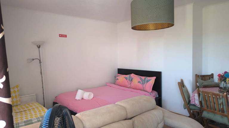 Privatzimmer in Lissabon, Olival Basto, Kroatien für max. 2 Personen Privatzimmer in Lissabon, Olival Basto, Kroatien für max. 2 Personen