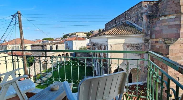 Rental apartment with patio | Perfect for remote work in Lesvos