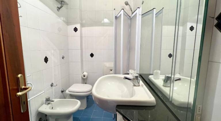 Rental apartment with 2 rooms for 4 persons — photo 2