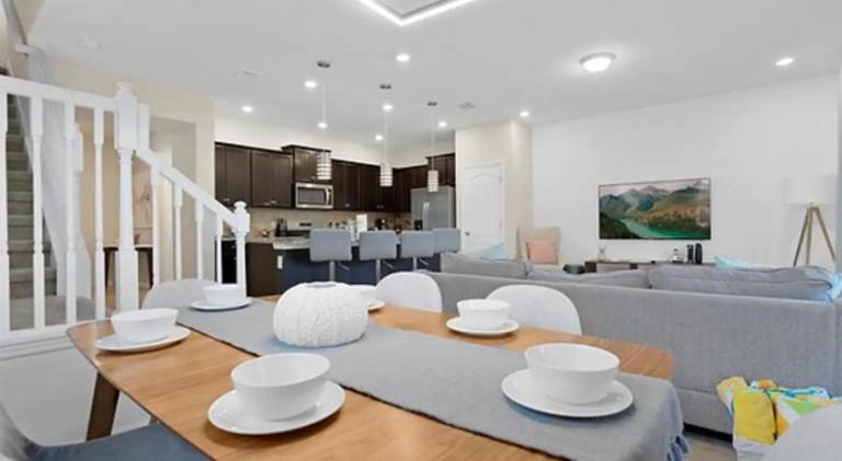 Vacation home with pool & hot tub — photo 4