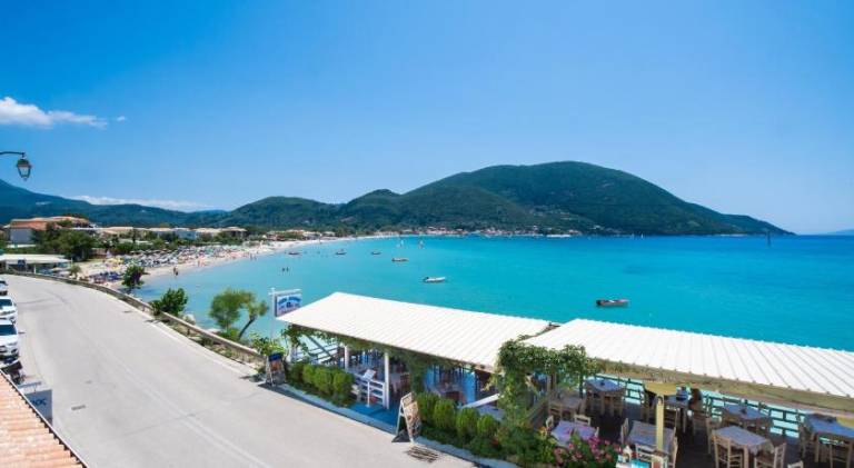 Holiday apartment with patio in Lefkada