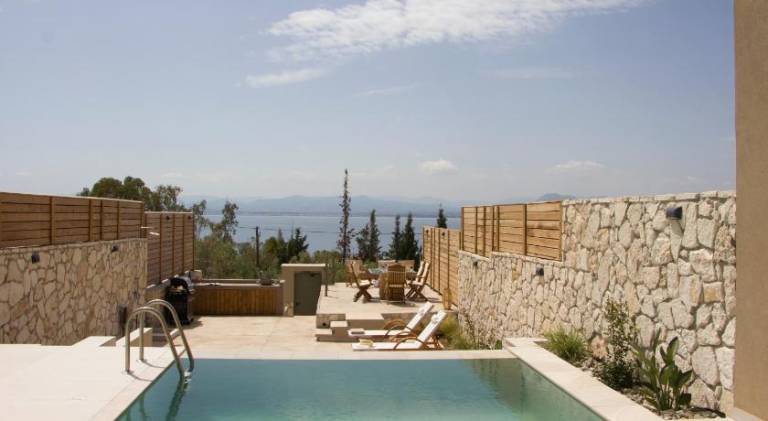 Endogeios Luxury Villas in Loutraki-Agioi Theodoroi