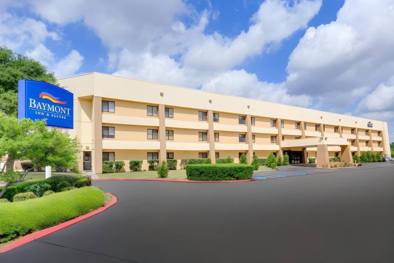 Baymont by Wyndham Farmington in Farmington, NM