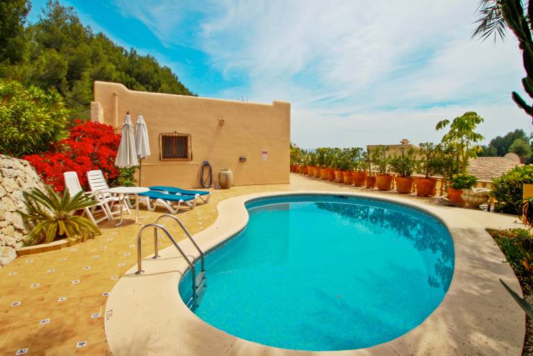 Chrisuli - well furnished villa with panoramic views in Moraira — photo 2
