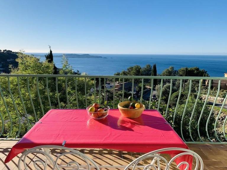 "Villa SIMONE" Vue Mer 180° CALME Terrasse couverte Jardin. — photo 2