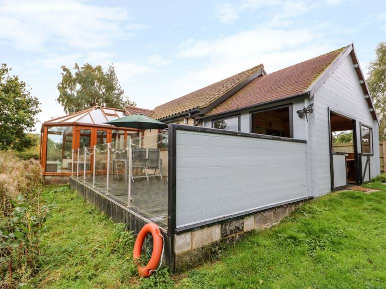 Cottage  Garvestone