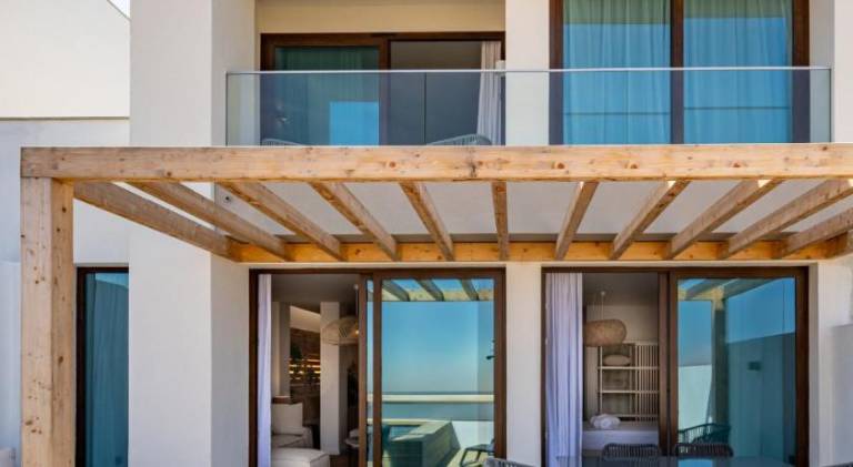 Serviced apartment with patio & garden | Close to the beach | Pet-friendly in Sines