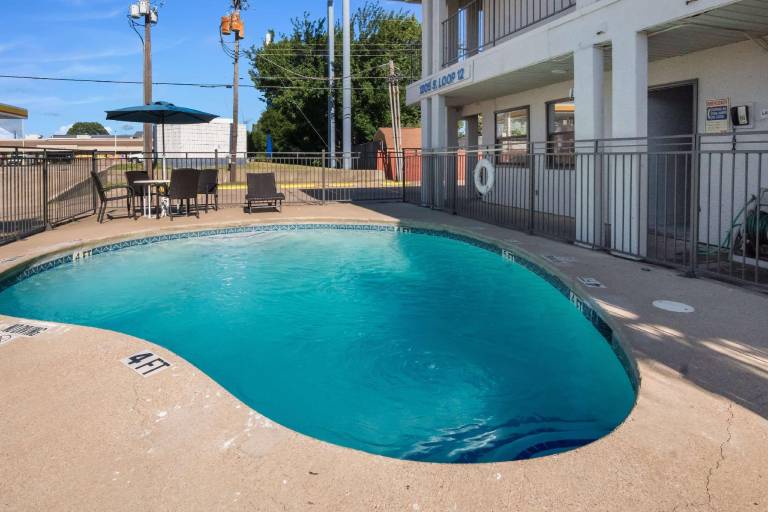 Motel 6 Irving, TX - Loop 12 — photo 2