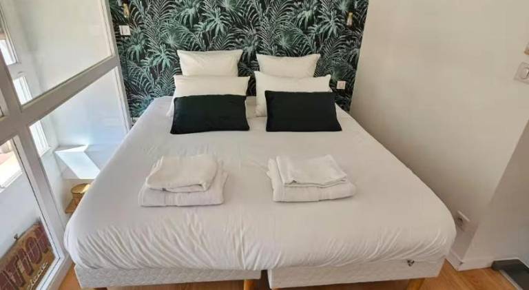 Apartment with 1 room for 4 persons in Meyreuil