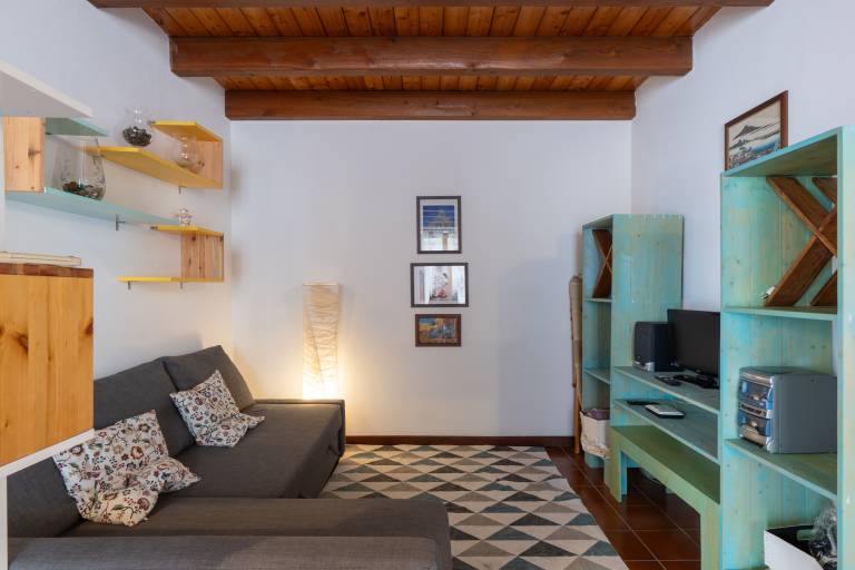 Apartment 'Antiche Scale' with Mountain View, Wi-Fi and Air Conditioning in Trapani