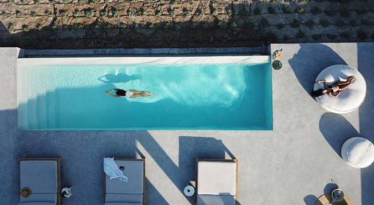 Villa with pool in Santorini