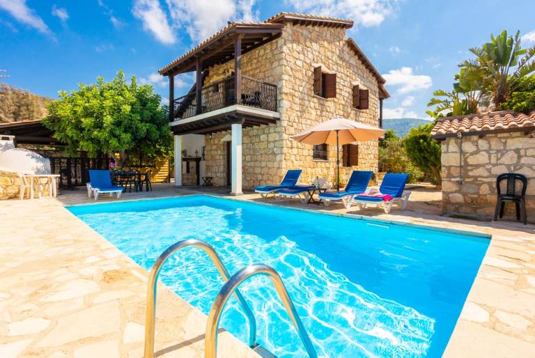 Villa  Pomos