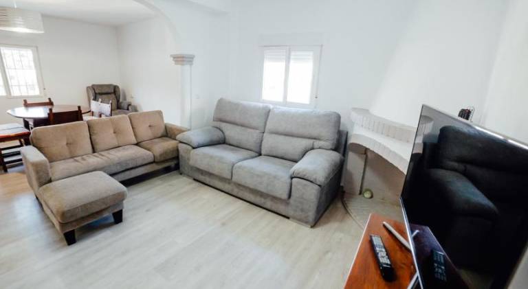 Nice vacation home with pool | Close to the beach | Pet-friendly — photo 2
