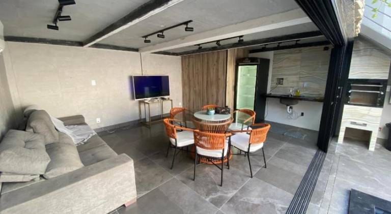 Vacation home with pool | Pets are welcome — photo 2