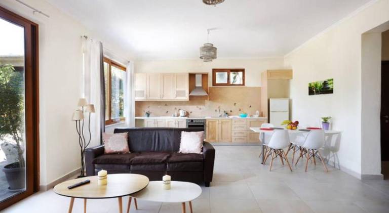 Villa with pool in Chania
