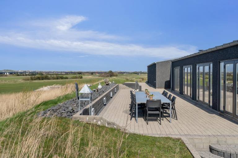 Luxurious holiday home with sauna and 5-person outdoor spa -1018 — photo 3