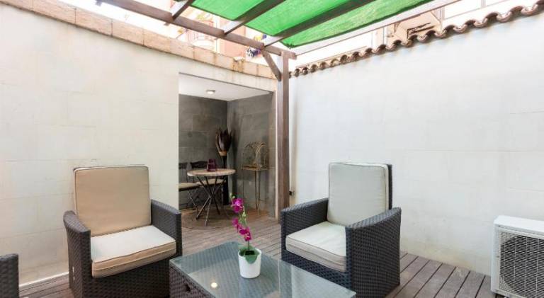 Family-friendly holiday apartment with patio | Next to Casa Milà | Suitable for remote work | Pets allowed — photo 4