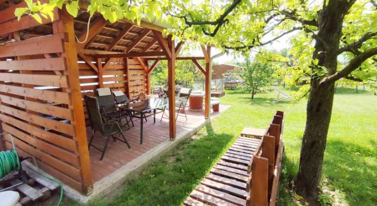 Pleasant apartment with BBQ, yard & patio | Pets are welcome — photo 4