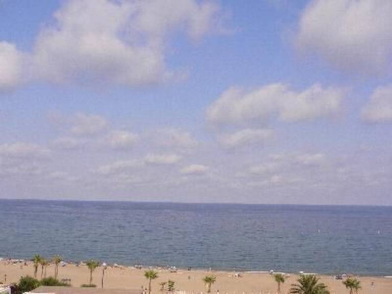 Fully equipped beautiful rental apartment with pool & patio | Close to the beach | Pets are welcome — photo 2
