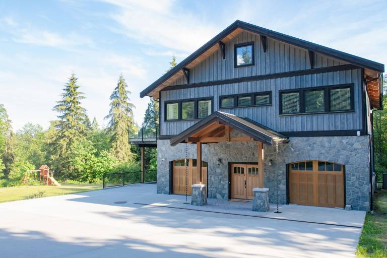 House  Gibsons
