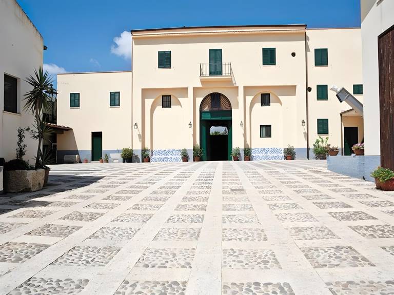Farm with terrace, yard & pool in Monreale