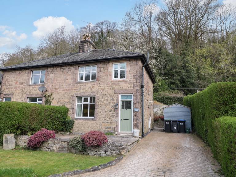 Cottage with garden in Derby