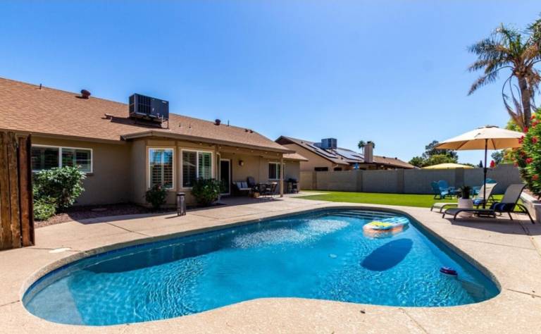 Child-friendly vacation home with yard & pool | Pets are welcome in Phoenix, AZ