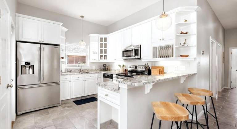 Big vacation home with pool | Pet-friendly — photo 4