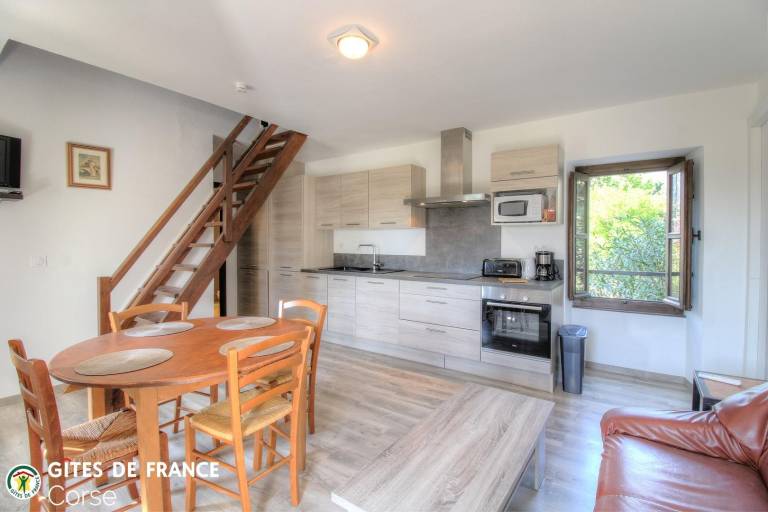 Gite with yard & grill — photo 4