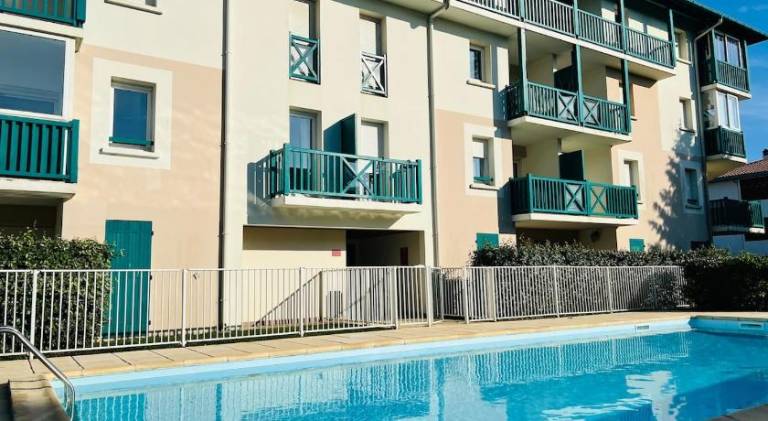 Holiday apartment with pool — photo 3