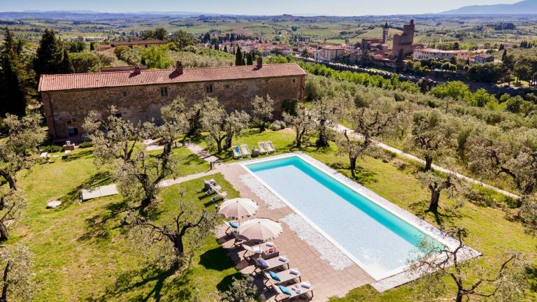 Villa with private pool, barbeque & yard | Perfect for remote work in Vinci