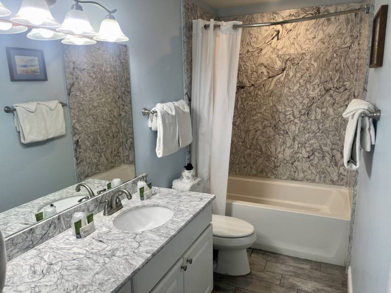 Condo | Close to the beach | Pet-friendly — photo 5
