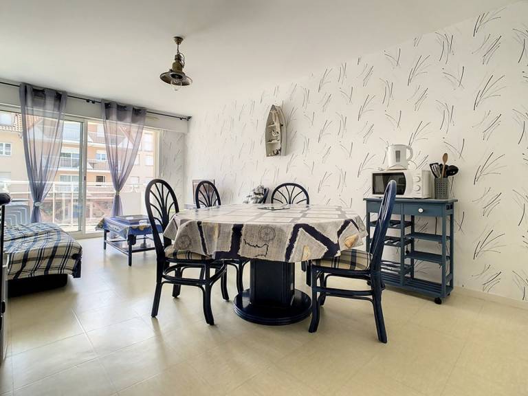 Rental apartment with 2 rooms for 6 persons — photo 4