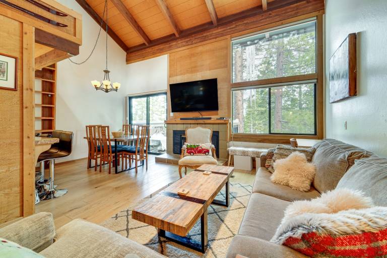 Northstar Resort Condo w/ Hot Tub, Shuttle Access! in Truckee, CA
