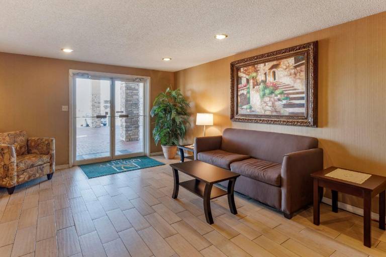 Quality Inn Russellville I-40 — photo 2