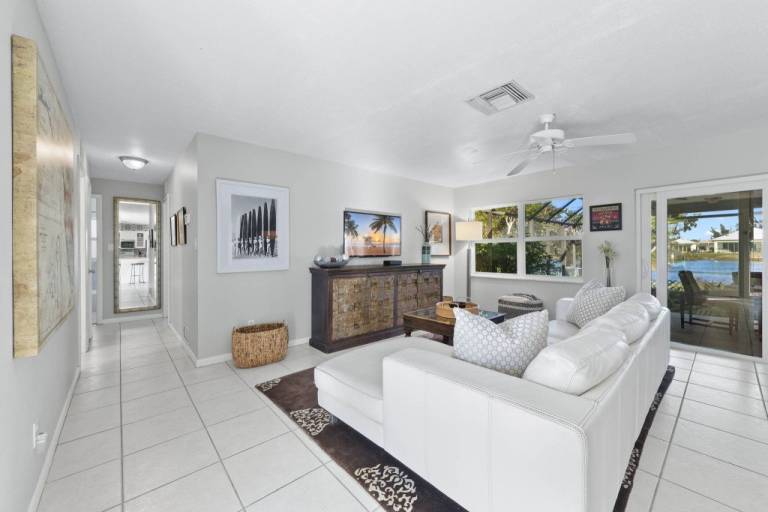 Naples Vacation Lake House. Bike to beach. Dog friendly. — photo 4