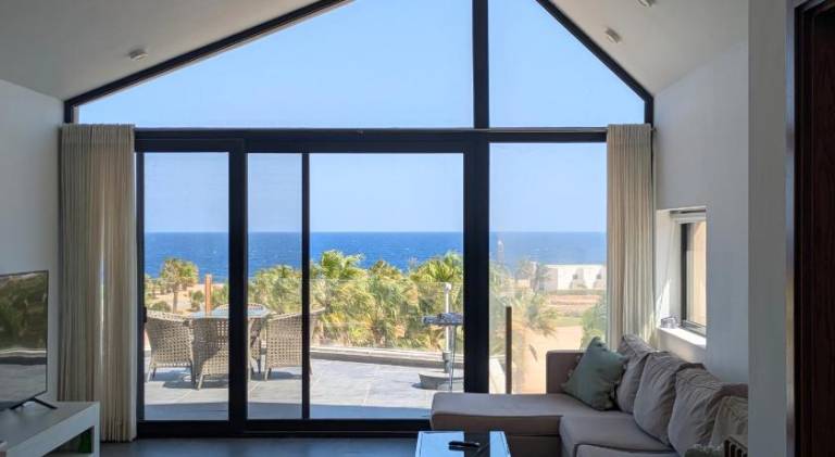 Sea & Golf Views 2BR Villa with Free Beach & Pool Access — photo 3