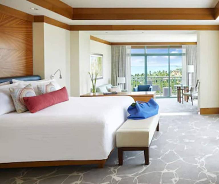 Resort  Paradise Island