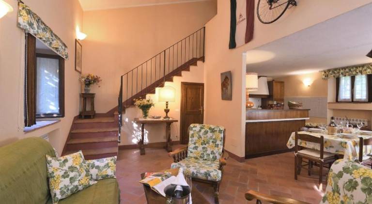 Apartment with pool, yard & barbeque | Dogs allowed — photo 5