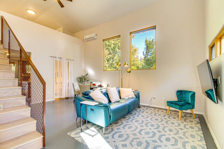 Stylish Home 2 Mi to Old Town Albuquerque