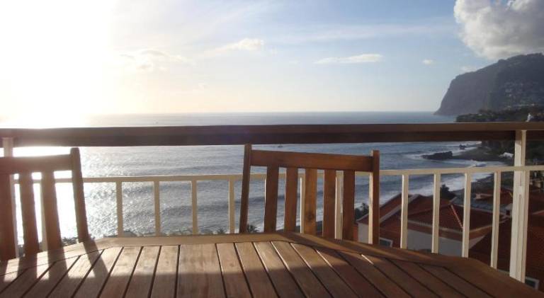 Listen the sound of the Sea - The Sunset of your Dreams in Funchal