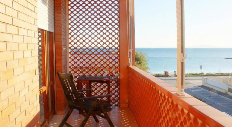 Apartment with patio & yard | Perfect for remote work in Follonica