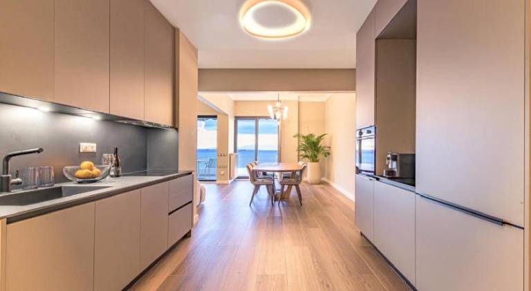 Ample holiday apartment with jacuzzi, terrace & sauna | Next to Hagia Sophia | Perfect for remote work | Dogs allowed — photo 3
