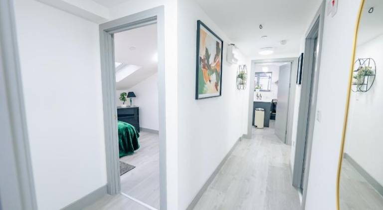 3 Bedrooms Luxury Apartment with Free Street Parking and Fast WiFi — photo 5