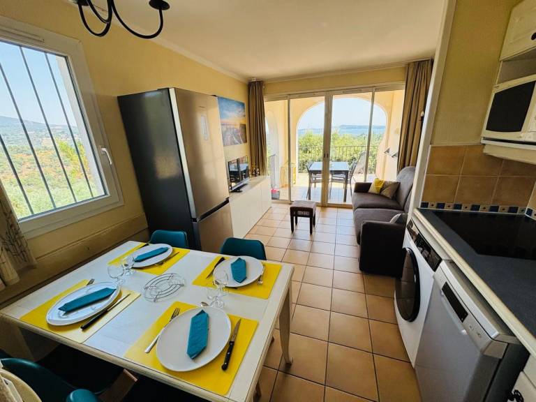 Fully equipped wonderful apartment with heated pool, yard & patio | Pet-friendly — photo 2