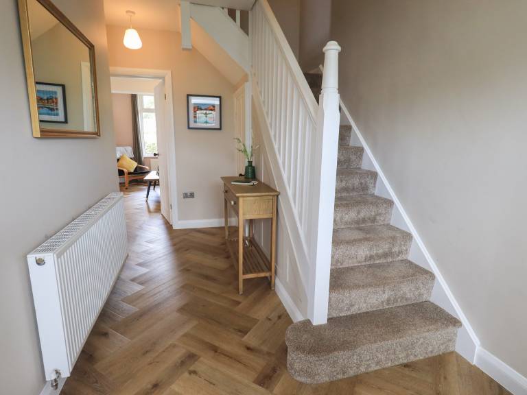 Fully equipped nice cottage with yard | Pets allowed — photo 4