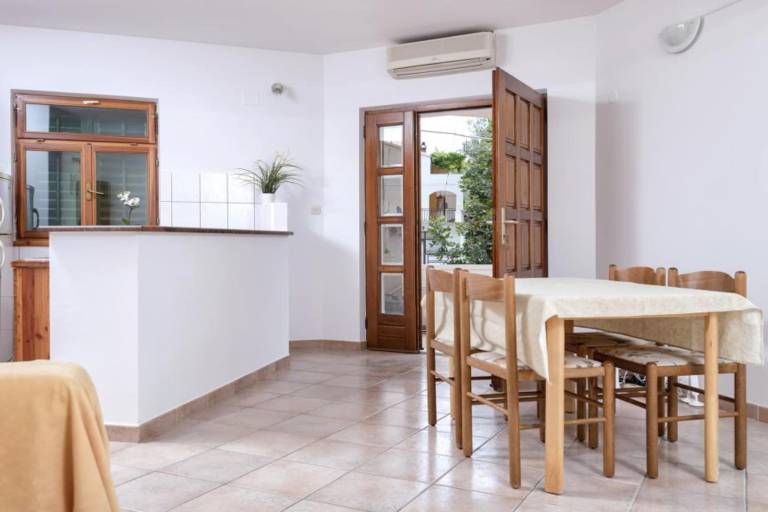 Apartment with terrace & barbeque | Sea view — photo 5