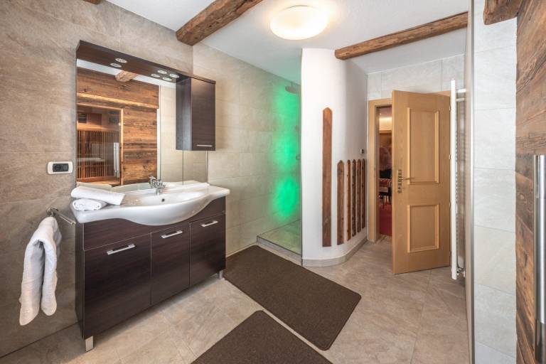 Holiday Apartment "Steinhaus XXL" with Mountain View, Shared Pool and Wi-Fi — photo 2